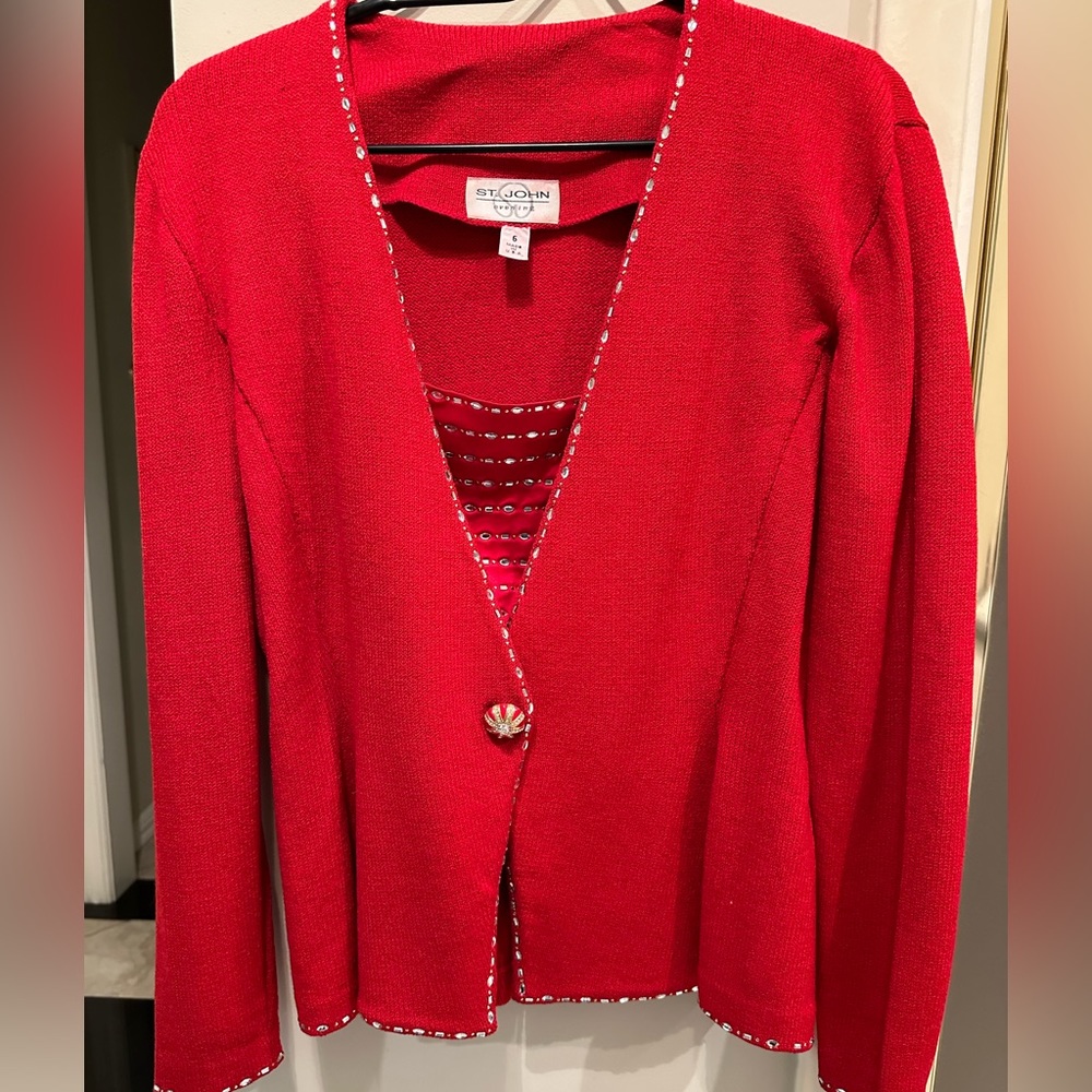 St John’s Red Two Piece Suite
